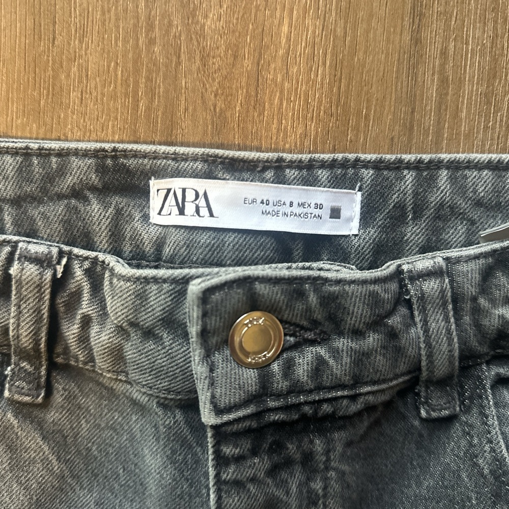 Zara Women’s Straight Gray Jeans - Picture 3 of 3